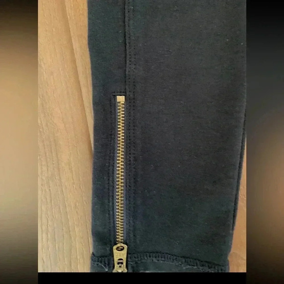 Abercrombie and Fitch women’s pull on black zippered moto leggings size xs - Picture 4 of 4